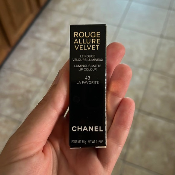 CHANEL Other - CHANEL ROUGE ALLURE VELVET LIP COLOUR